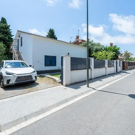 With Garden Next To The Cambrils